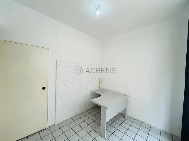 Sala à venda ou para alugar, no bairro República em São Paulo