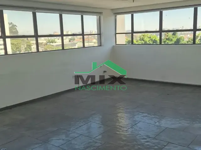 Sala à venda ou para alugar, no bairro Rudge Ramos em São Bernardo do Campo