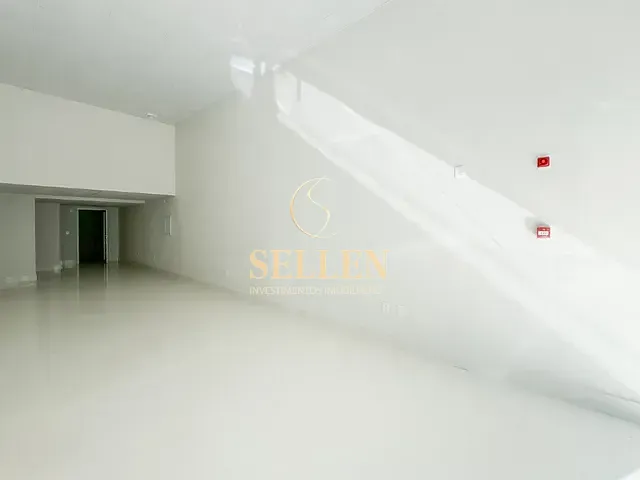 Sala com 65m², à venda, no bairro Pioneiros em Balneário Camboriú