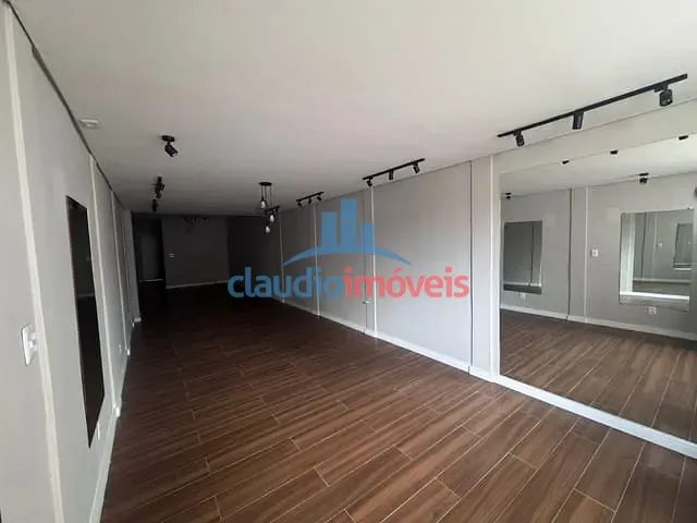 Sala à venda, no bairro Ano Bom em Barra Mansa