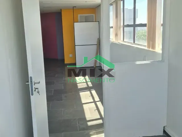Sala à venda ou para alugar, no bairro Rudge Ramos em São Bernardo do Campo