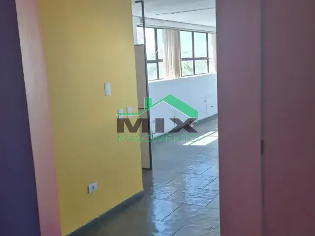 Sala à venda ou para alugar, no bairro Rudge Ramos em São Bernardo do Campo