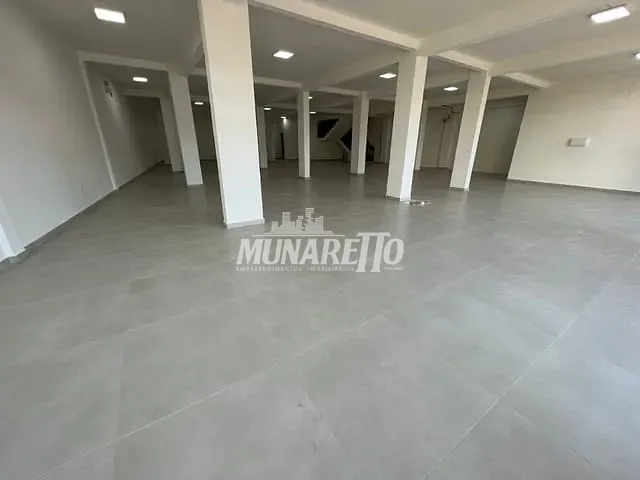 Sala com 400m², para alugar, no bairro Centro em Concórdia