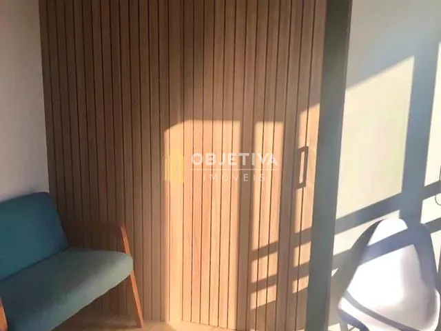 Sala à venda, no bairro Menino Deus em Porto Alegre