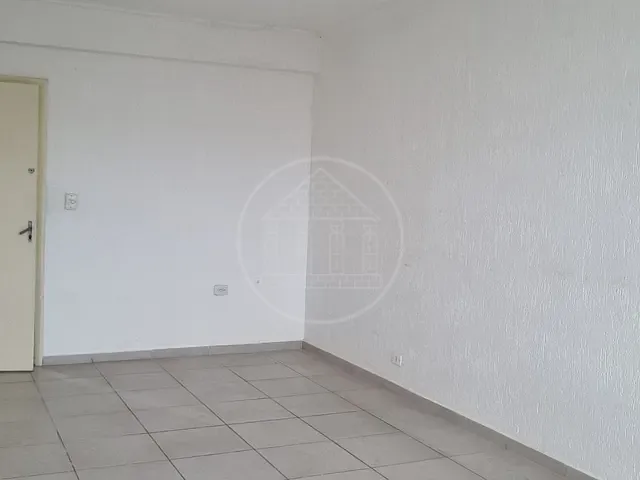 Sala com 30m², para alugar, no bairro Cidade Dutra em São Paulo