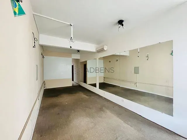 Sala à venda ou para alugar, no bairro Centro em São Paulo