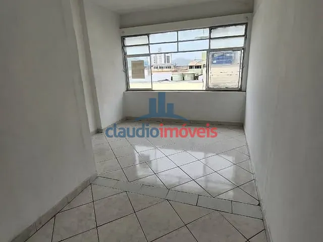 Sala à venda ou para alugar, no bairro Centro em Barra Mansa