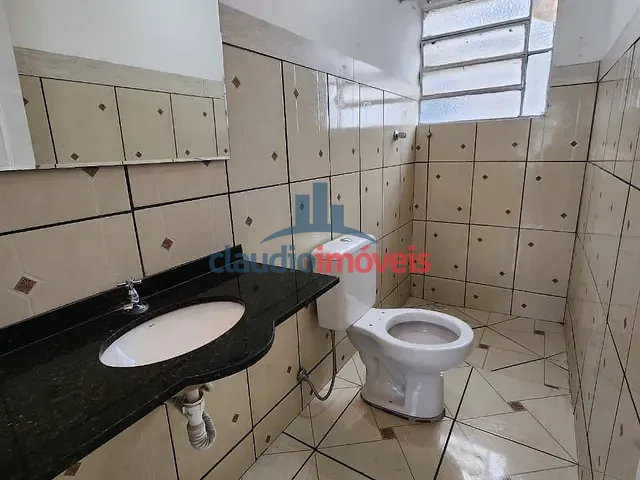 Sala à venda ou para alugar, no bairro Centro em Barra Mansa