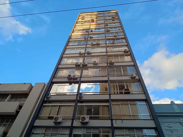 Foto do Sala - Sala Comercial no Edifício Princesa do Sul, Centro, Pelotas - Andar Alto, 1 Banheiro, 24h de Segurança, Elevador e Piso em Cerâmica | UP Imóveis