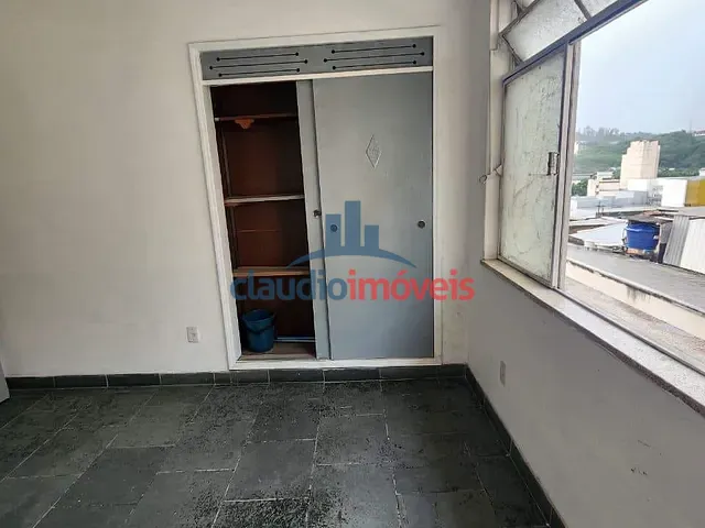 Sala à venda ou para alugar, no bairro Centro em Barra Mansa
