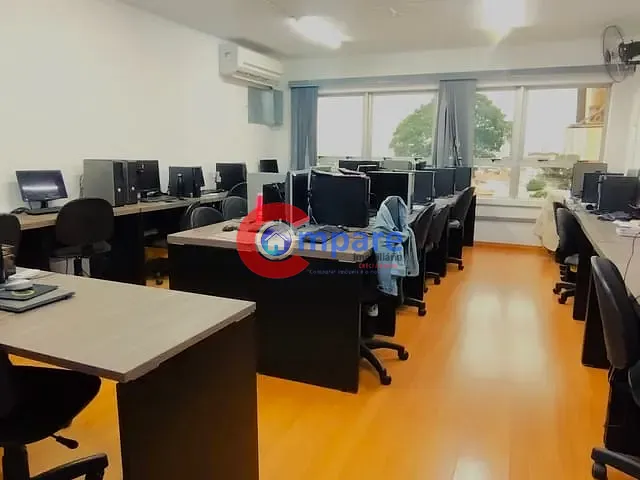 Sala à venda, no bairro Vila Pedro Moreira em Guarulhos
