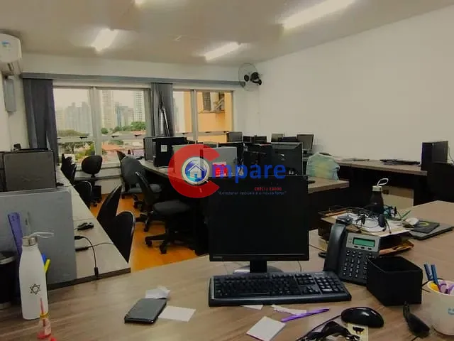 Sala à venda, no bairro Vila Pedro Moreira em Guarulhos