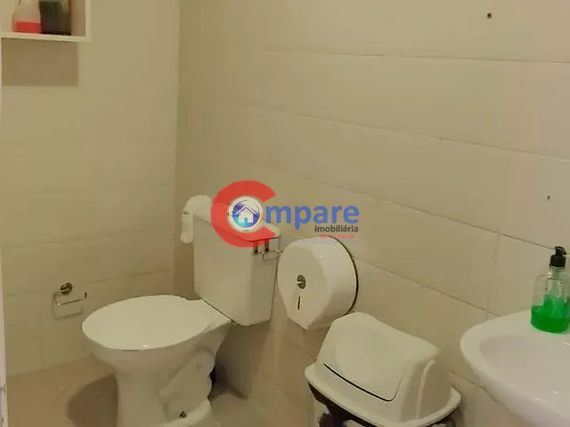 Sala à venda, no bairro Vila Pedro Moreira em Guarulhos
