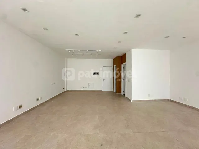 Sala com 50m², para alugar, no bairro Barra da Tijuca em Rio de Janeiro