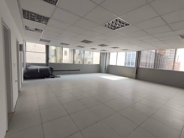 Sala com 121m², para alugar, no bairro República em São Paulo