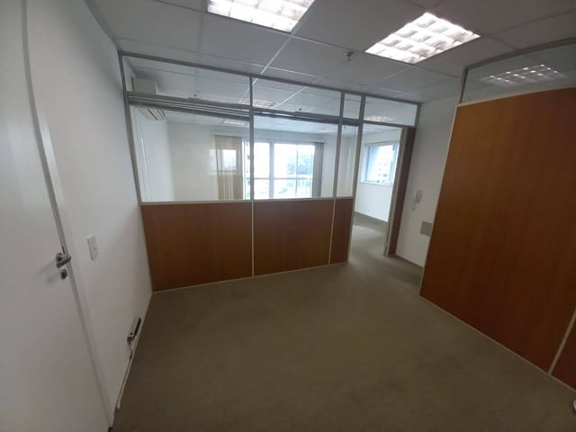 Sala para alugar, no bairro Santo Amaro em São Paulo