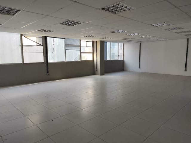 Sala com 121m², para alugar, no bairro República em São Paulo
