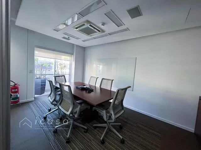 Sala à venda, no bairro Vila Olímpia em São Paulo