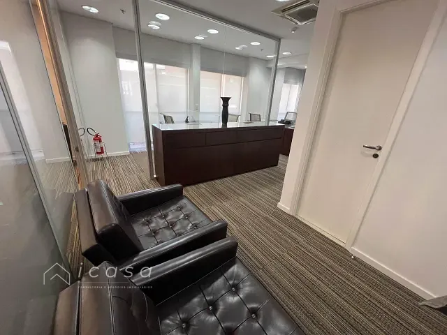 Sala à venda, no bairro Vila Olímpia em São Paulo