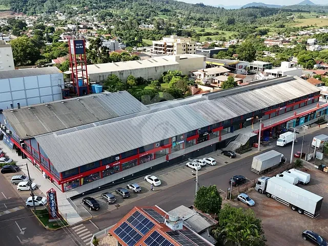 Sala com 110m², para alugar, no bairro Canabarro em Teutônia