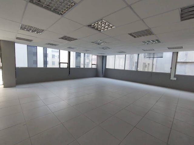 Sala com 101m², para alugar, no bairro República em São Paulo