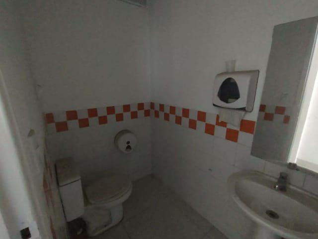 Sala com 101m², para alugar, no bairro República em São Paulo