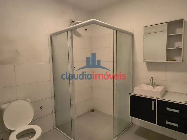 Sala 1 quarto e 1 banheiro, para alugar, no bairro Centro em Barra Mansa