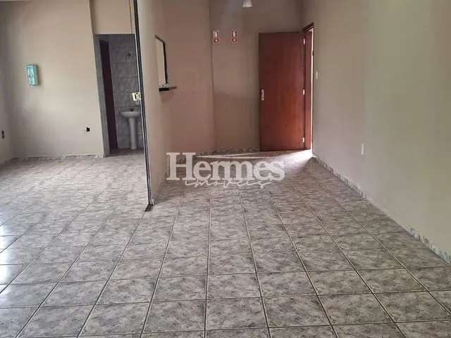 Loja com 50m², para alugar, no bairro Santa Cecília em Paulínia