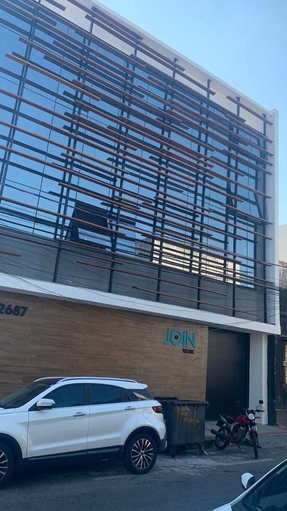 Sala Comercial para Venda e Aluguel no Centro de Pelotas RS com Excelente Localização, Espaço Funcional e Ótima Oportunidade de Investimento