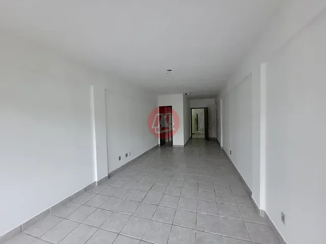 Sala à venda ou para alugar, no bairro Floresta em Porto Alegre