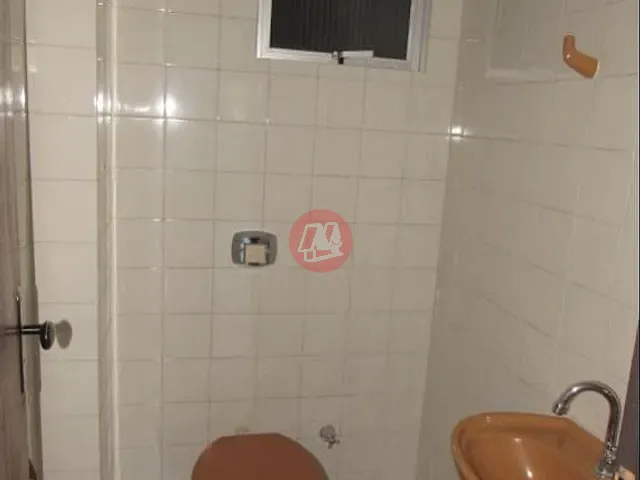 Sala à venda ou para alugar, no bairro Floresta em Porto Alegre