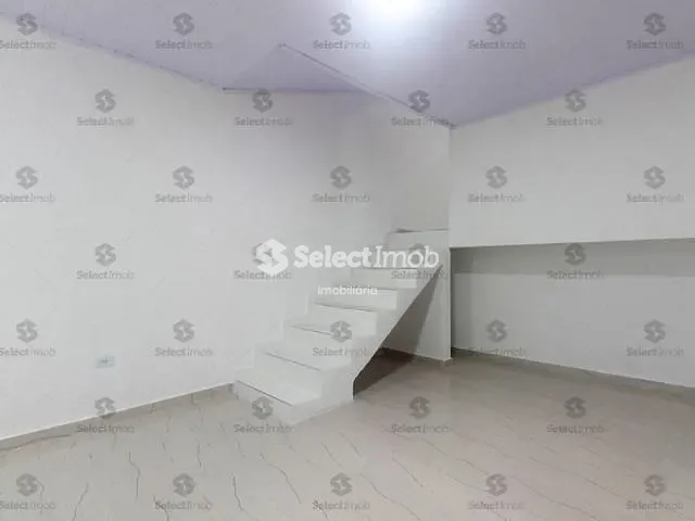 Sala com 32m², para alugar, no bairro Jardim Zaira em Mauá