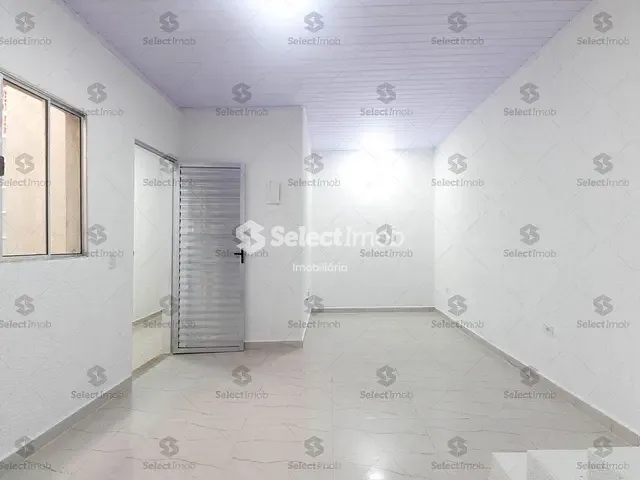 Sala com 32m², para alugar, no bairro Jardim Zaira em Mauá