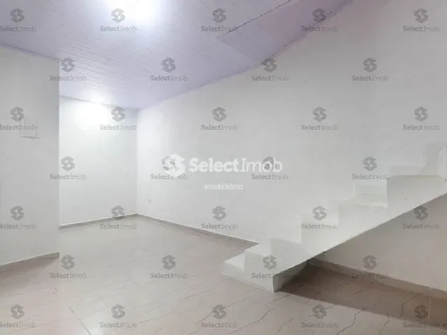 Sala com 32m², para alugar, no bairro Jardim Zaira em Mauá