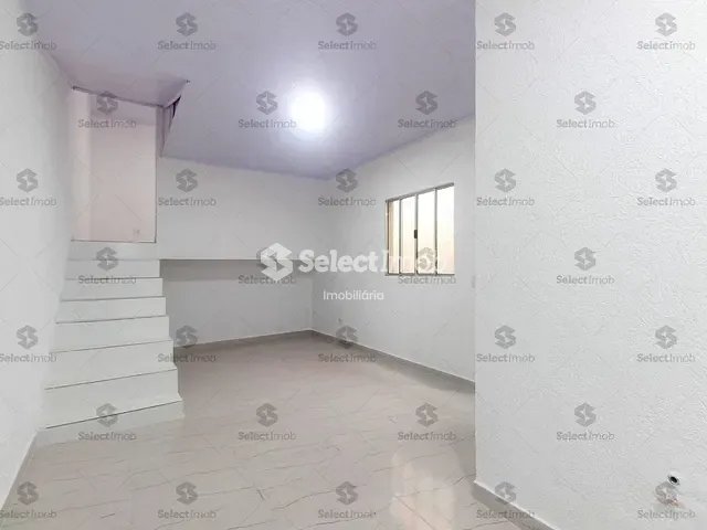 Sala com 32m², para alugar, no bairro Jardim Zaira em Mauá
