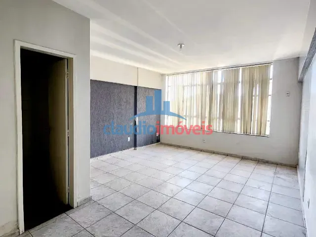 Sala à venda ou para alugar, no bairro Centro em Barra Mansa