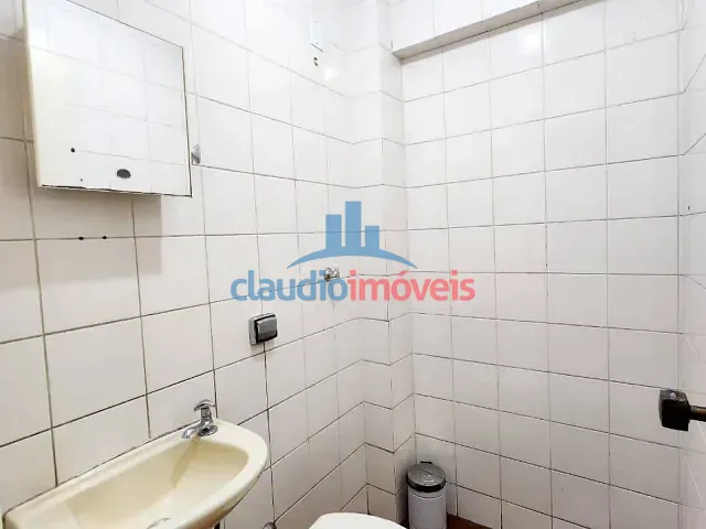 Sala à venda ou para alugar, no bairro Centro em Barra Mansa