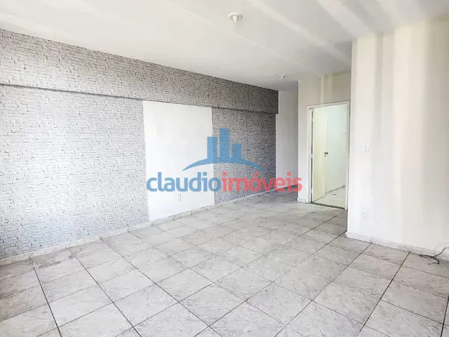 Sala à venda ou para alugar, no bairro Centro em Barra Mansa