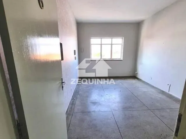 Sala com 18m², para alugar, no bairro Jardim das Flores em Osasco