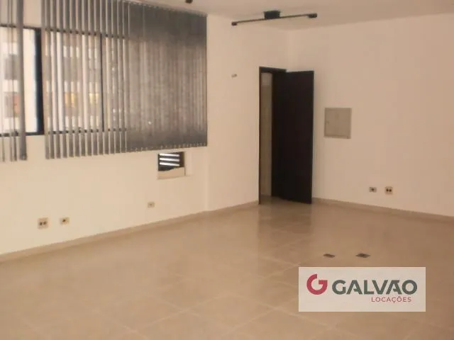 Sala para alugar, no bairro Centro em Curitiba