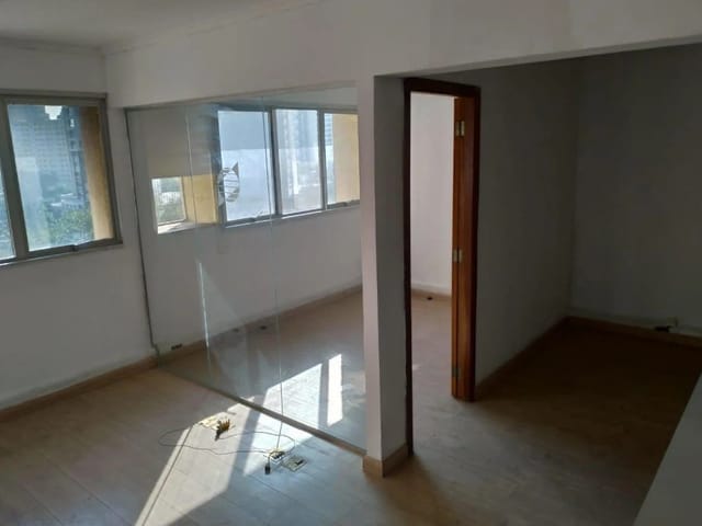 Sala à venda, no bairro Vila Mariana em São Paulo