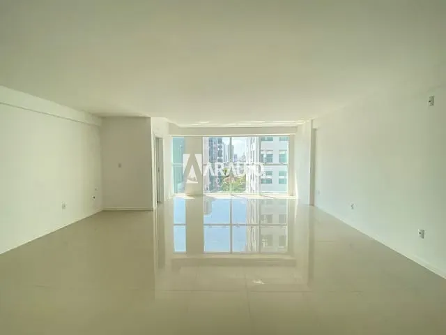 Loja com 68m², para alugar, no bairro Centro em Itajaí