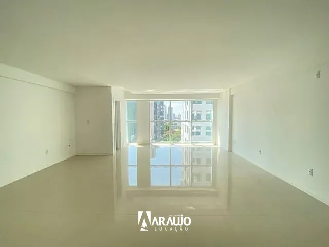 Loja com 68m², para alugar, no bairro Centro em Itajaí