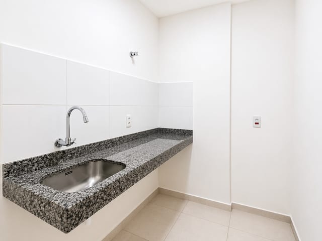 Sala com 88m², para alugar, no bairro Jardim Londrilar em Londrina