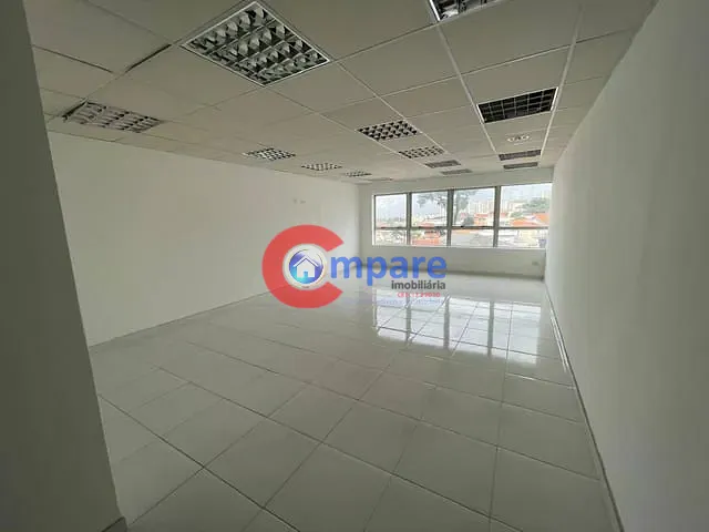 Sala à venda, no bairro Vila Pedro Moreira em Guarulhos