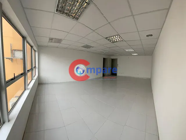 Sala à venda, no bairro Vila Pedro Moreira em Guarulhos