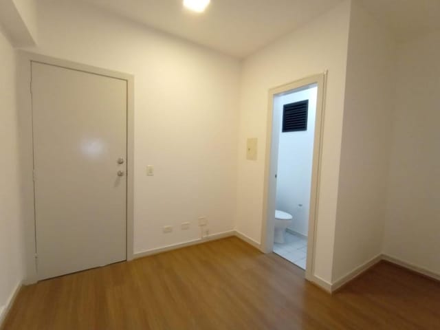 Sala para alugar, no bairro Batel em Curitiba