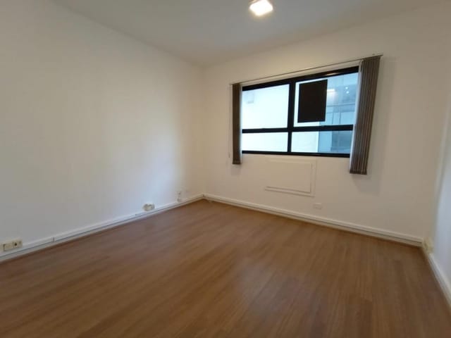 Sala para alugar, no bairro Batel em Curitiba