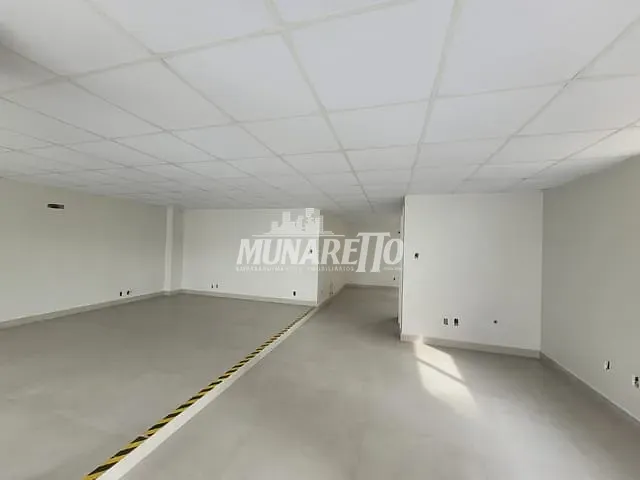 Sala com 90m², para alugar, no bairro Centro em Concórdia