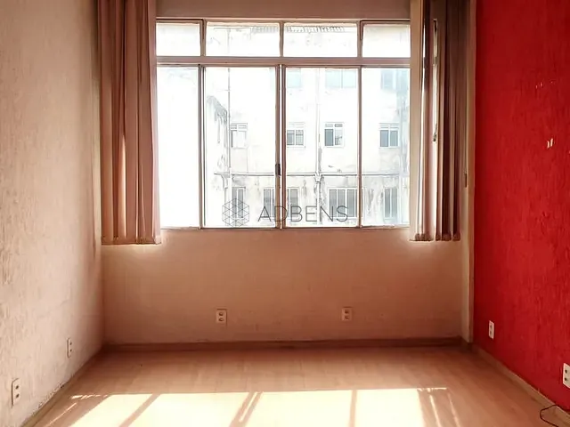 Sala à venda ou para alugar, no bairro República em São Paulo